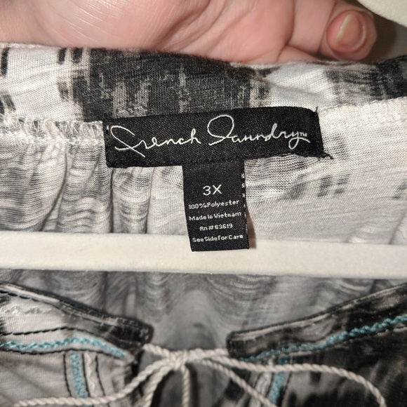 French Laundry Black & White Tank with Turquoise - Picture 2 of 2